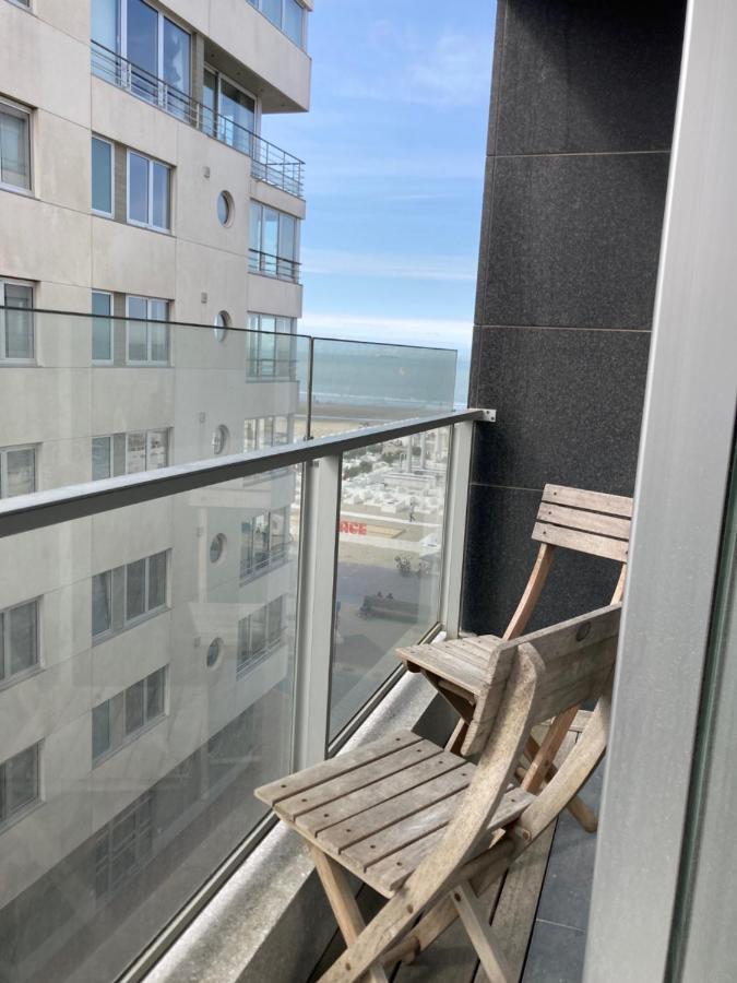 Appartement Met Zicht Op Zee Кнокке-Хейст Экстерьер фото